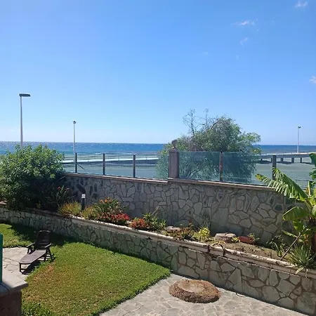 Burras Beachfront Appartement *