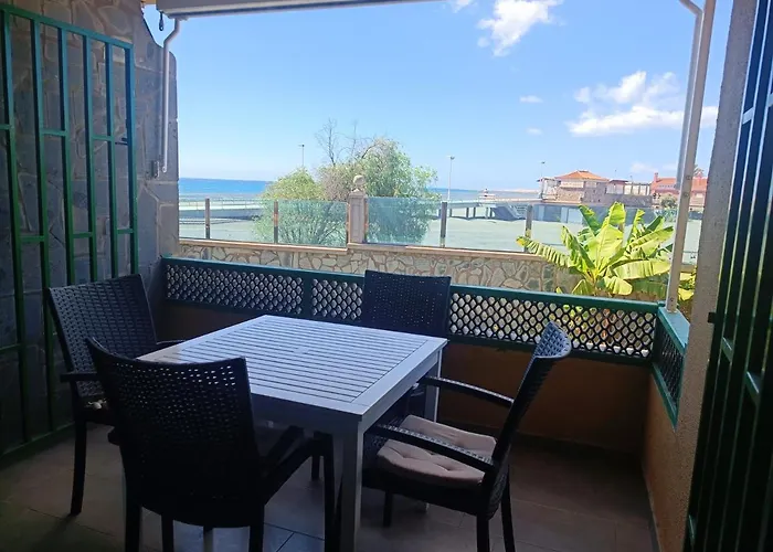 Burras Beachfront Apartment *