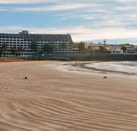 Апартаменты Burras Beachfront